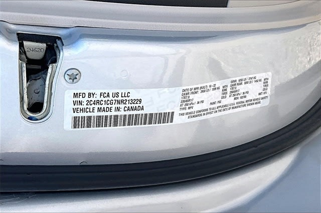 Thumbnail: 2022 Chrysler Voyager - 17