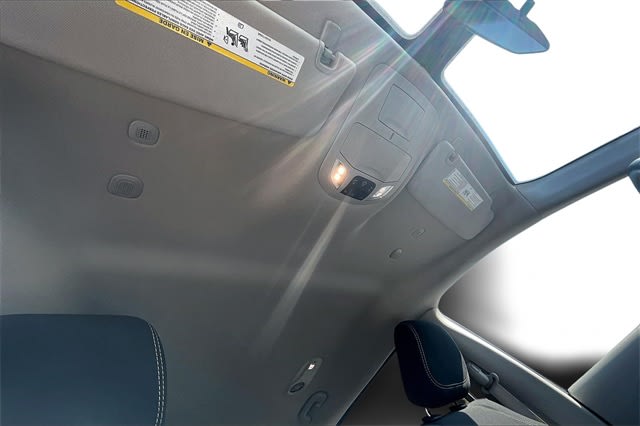 Thumbnail: 2022 Chrysler Voyager - 27