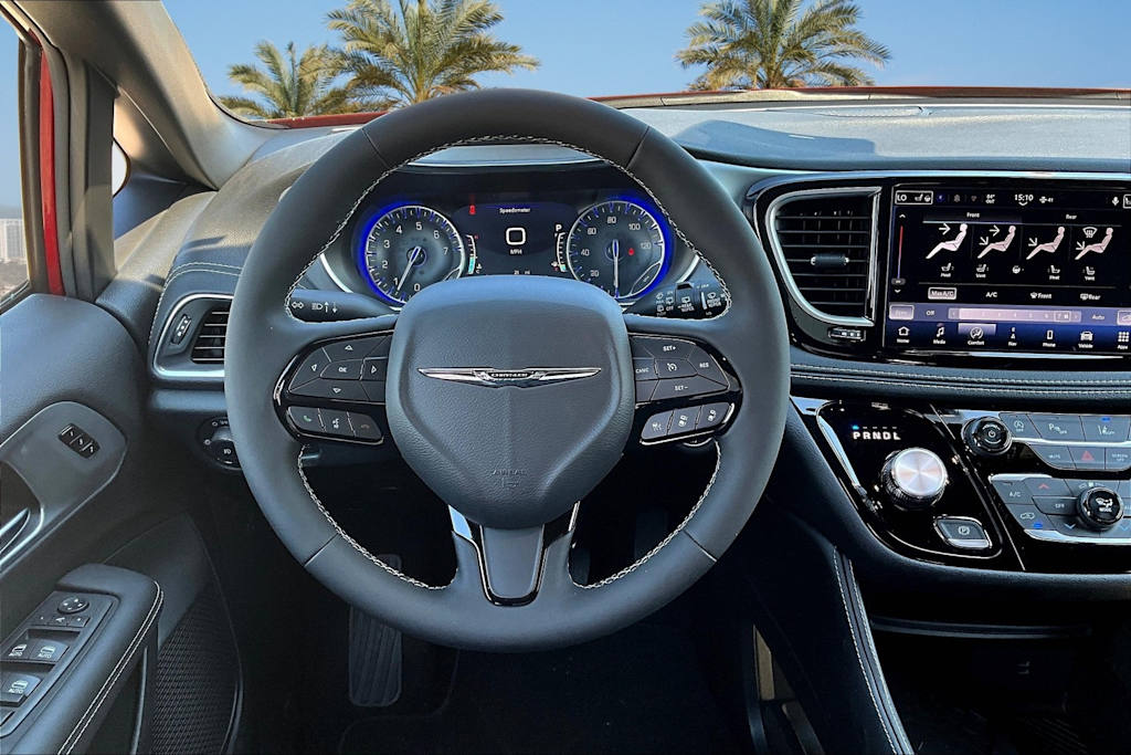 Thumbnail: 2026 Chrysler Pacifica - 13