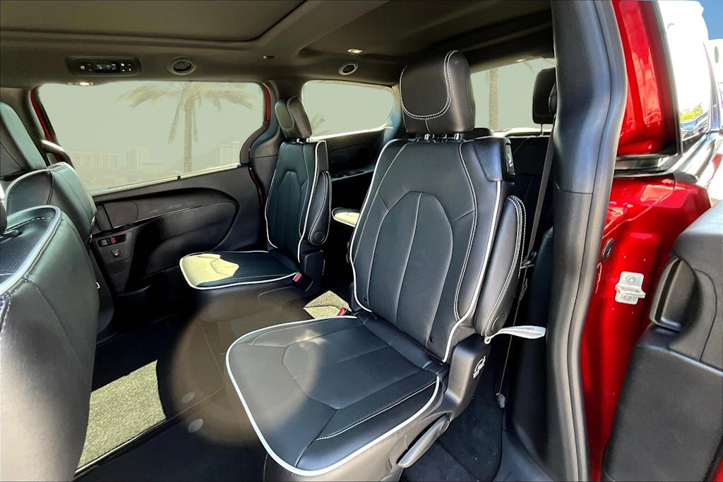 Thumbnail: 2026 Chrysler Pacifica - 12