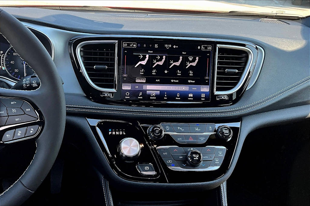 Thumbnail: 2026 Chrysler Pacifica - 14