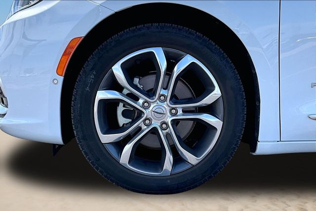Thumbnail: 2024 Chrysler Pacifica - 7