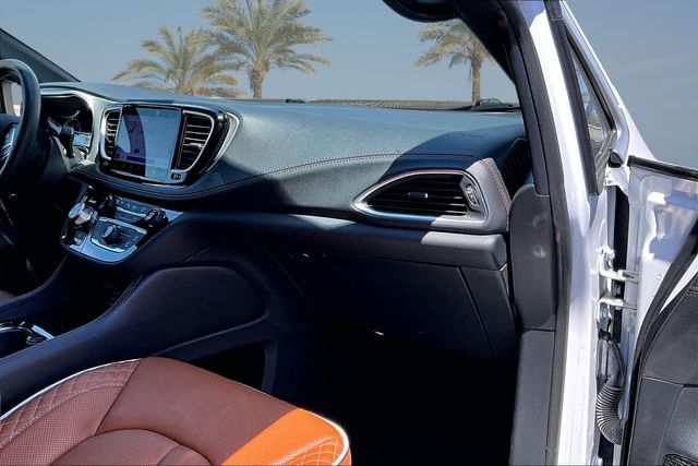 Thumbnail: 2024 Chrysler Pacifica - 16