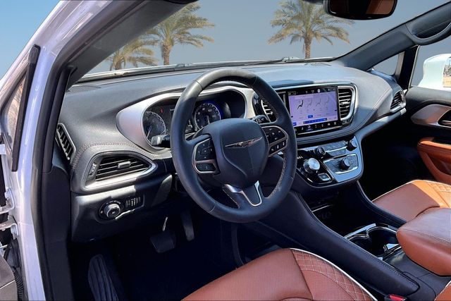 Thumbnail: 2024 Chrysler Pacifica - 2