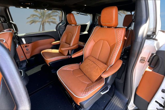Thumbnail: 2024 Chrysler Pacifica - 9