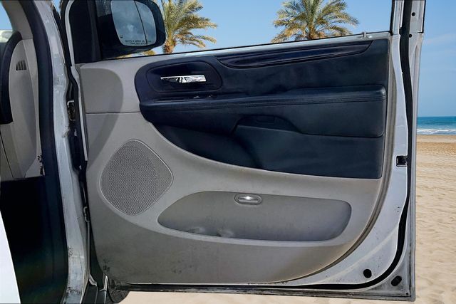 Thumbnail: 2016 Dodge Grand Caravan - 14