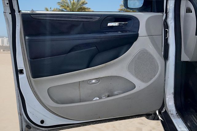 Thumbnail: 2016 Dodge Grand Caravan - 13