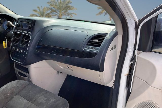 Thumbnail: 2016 Dodge Grand Caravan - 12