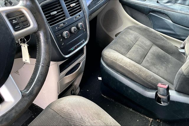 Thumbnail: 2016 Dodge Grand Caravan - 8