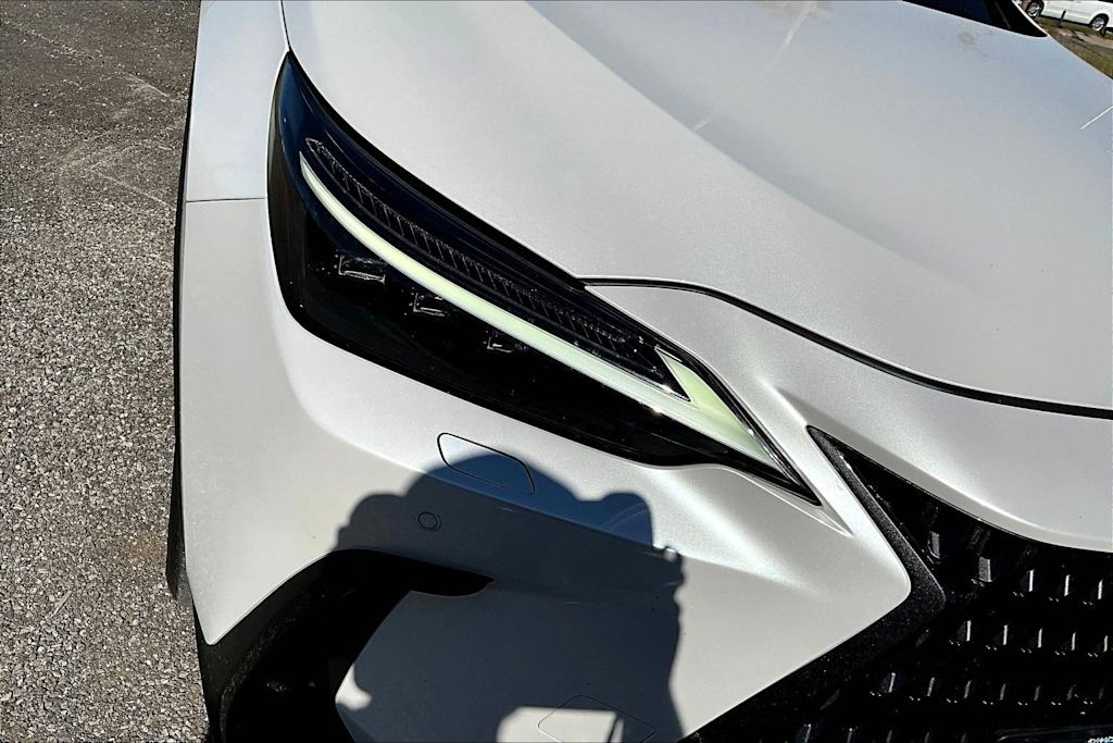 Thumbnail: 2022 Lexus NX - 32