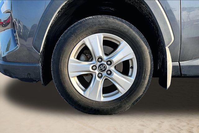 Thumbnail: 2020 Toyota RAV4 - 8