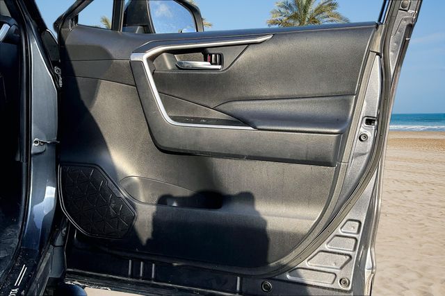 Thumbnail: 2020 Toyota RAV4 - 19