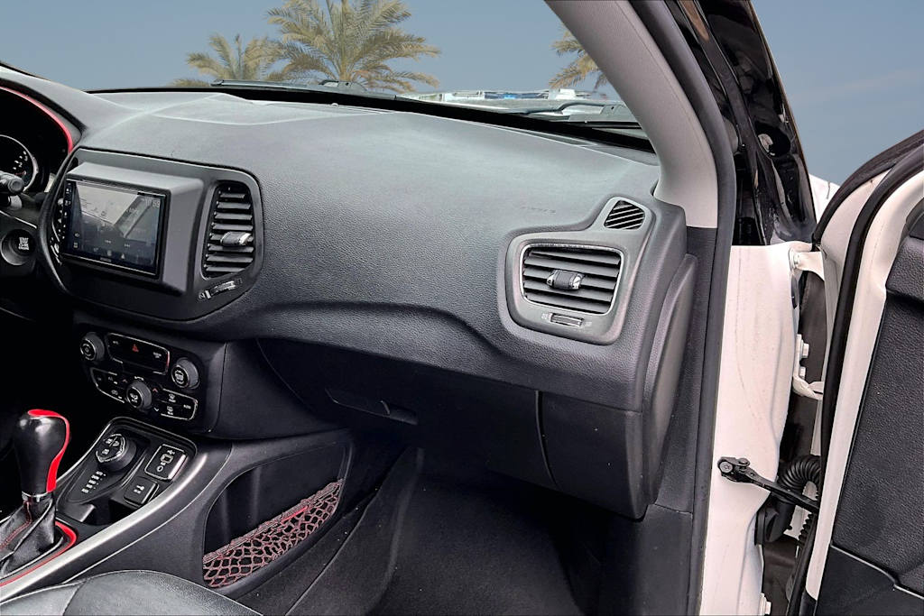 Thumbnail: 2020 Jeep Compass - 9