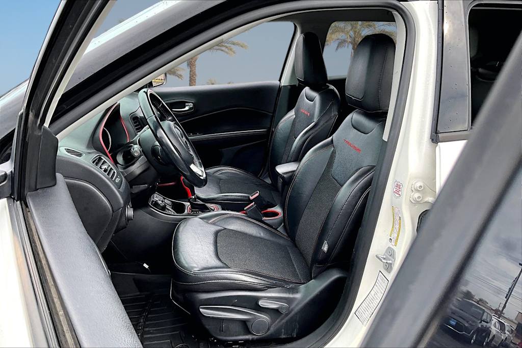 Thumbnail: 2020 Jeep Compass - 10