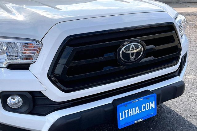 Thumbnail: 2023 Toyota Tacoma - 30