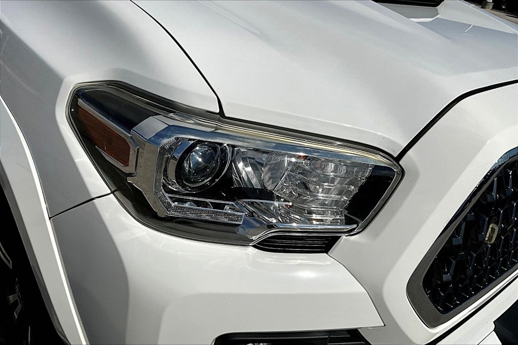 Thumbnail: 2019 Toyota Tacoma - 30