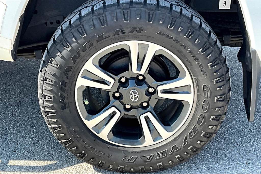 Thumbnail: 2019 Toyota Tacoma - 35