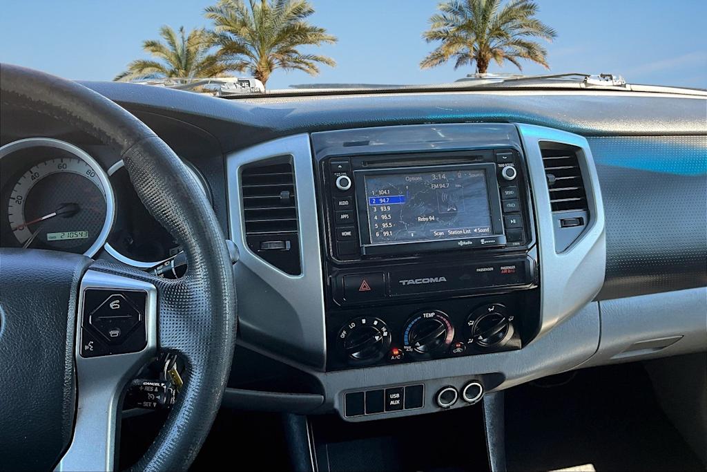 Thumbnail: 2015 Toyota Tacoma - 14