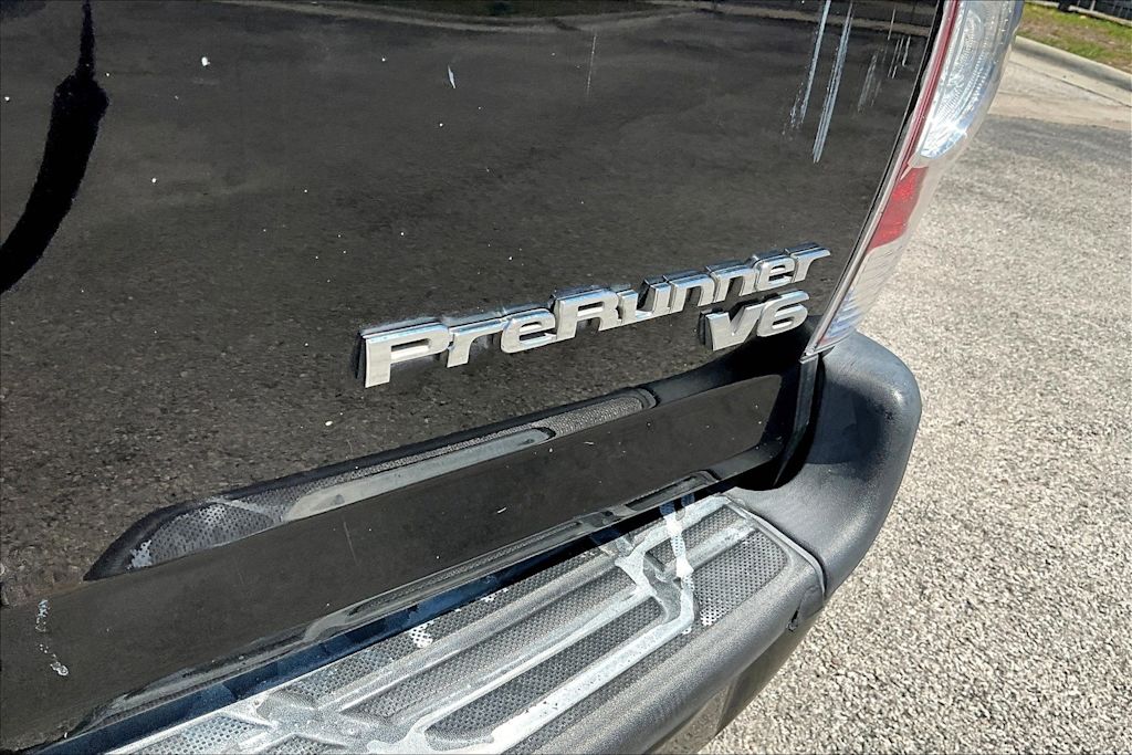 Thumbnail: 2015 Toyota Tacoma - 6