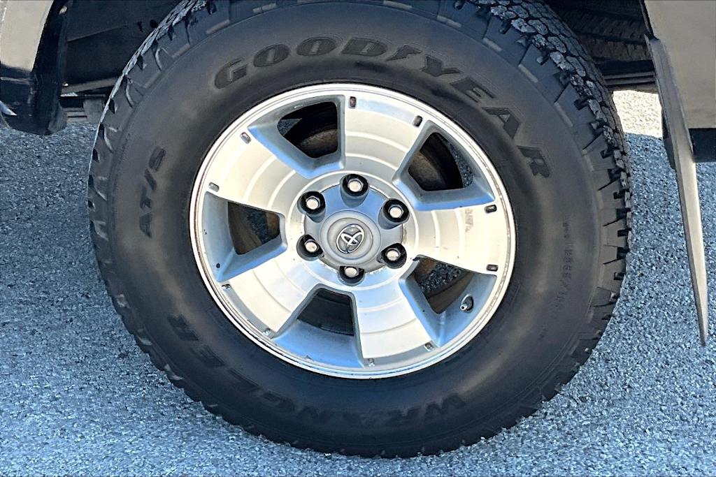 Thumbnail: 2015 Toyota Tacoma - 35