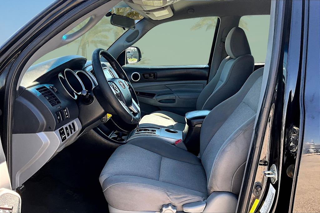 Thumbnail: 2015 Toyota Tacoma - 10