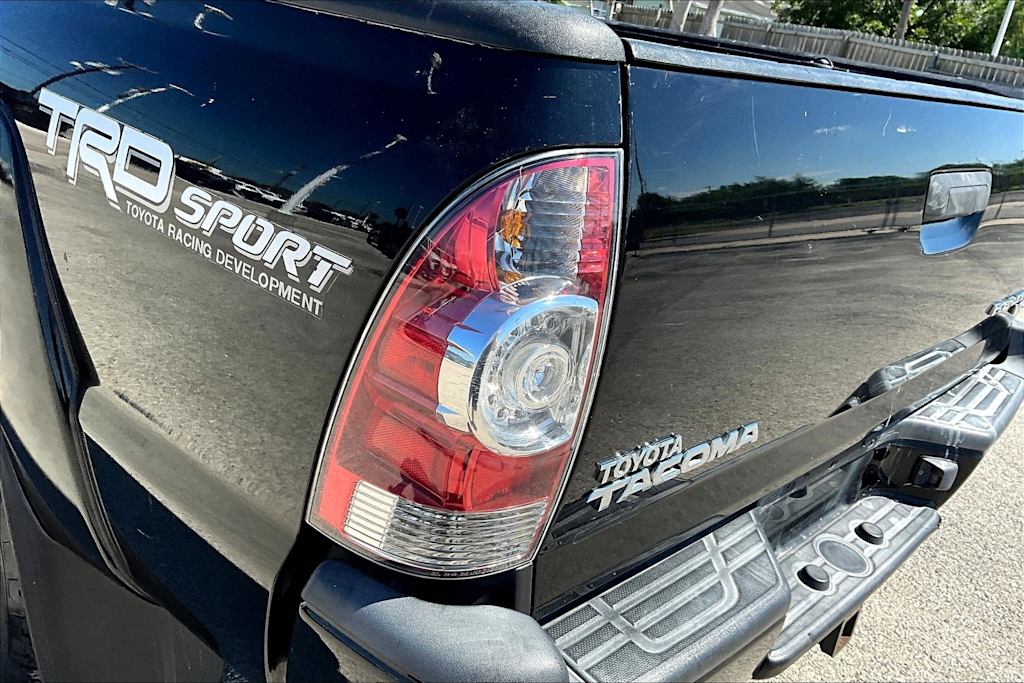 Thumbnail: 2015 Toyota Tacoma - 31