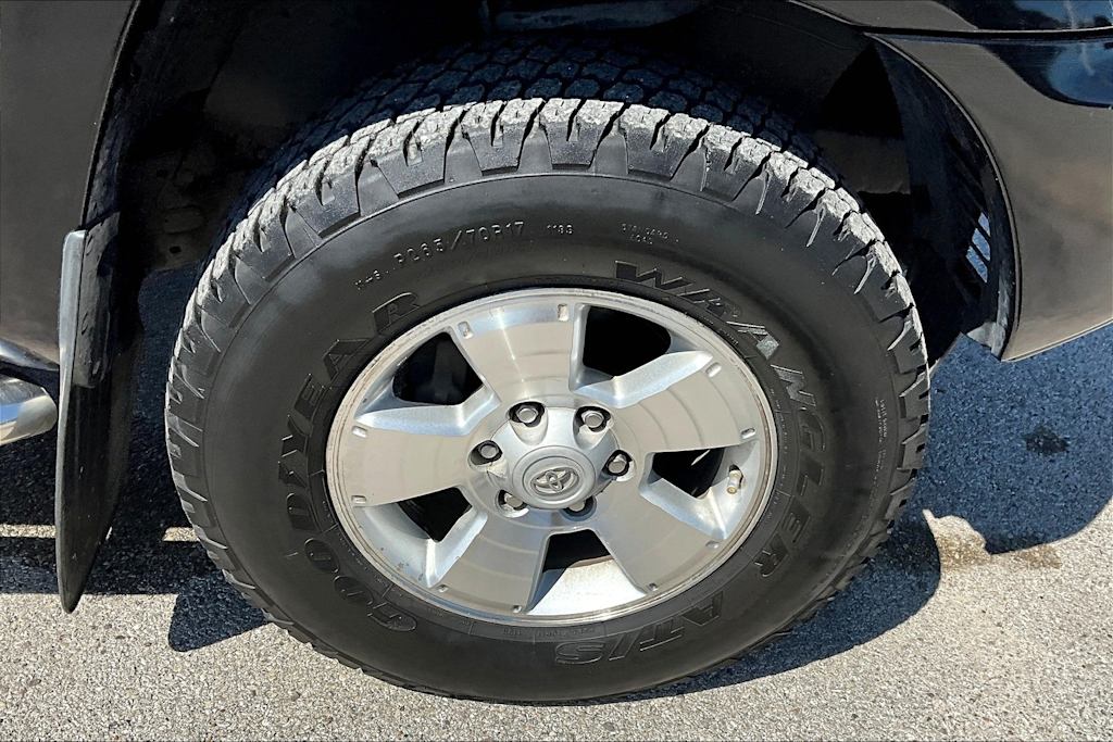 Thumbnail: 2015 Toyota Tacoma - 33