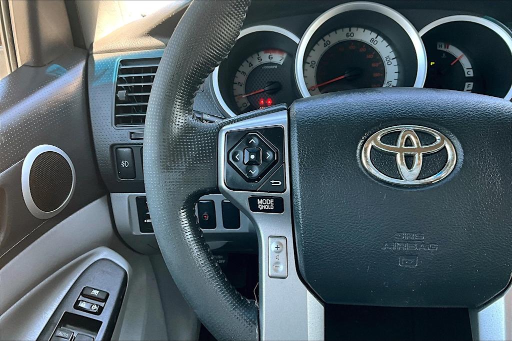 Thumbnail: 2015 Toyota Tacoma - 24