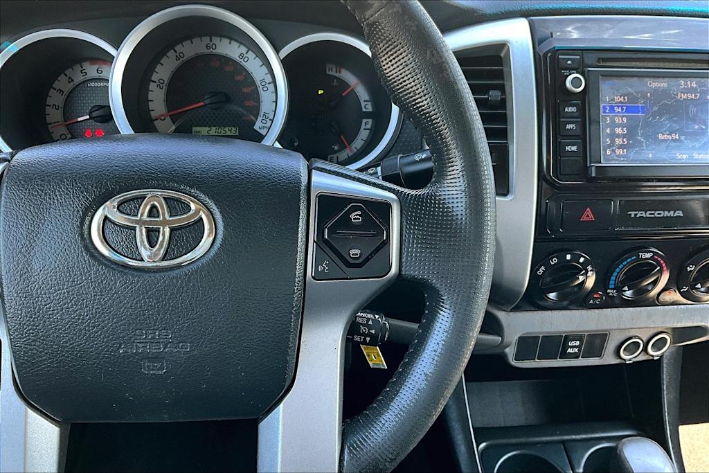 Thumbnail: 2015 Toyota Tacoma - 25