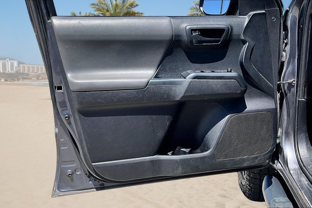 Thumbnail: 2021 Toyota Tacoma - 16