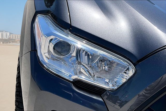 Thumbnail: 2021 Toyota Tacoma - 18