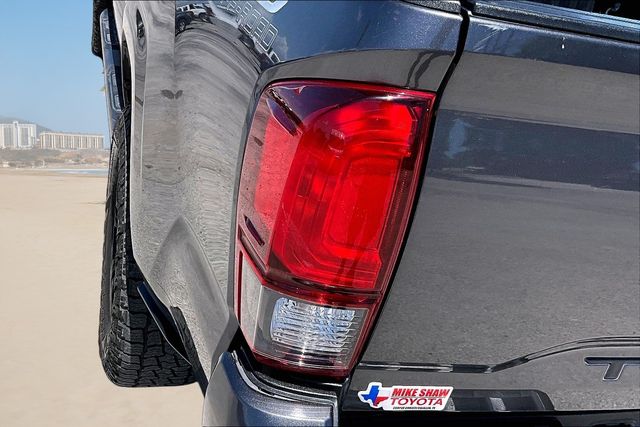 Thumbnail: 2021 Toyota Tacoma - 6