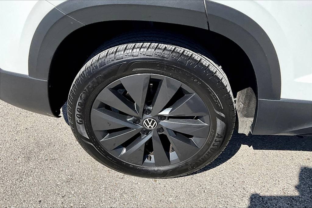 Thumbnail: 2024 Volkswagen Taos - 31