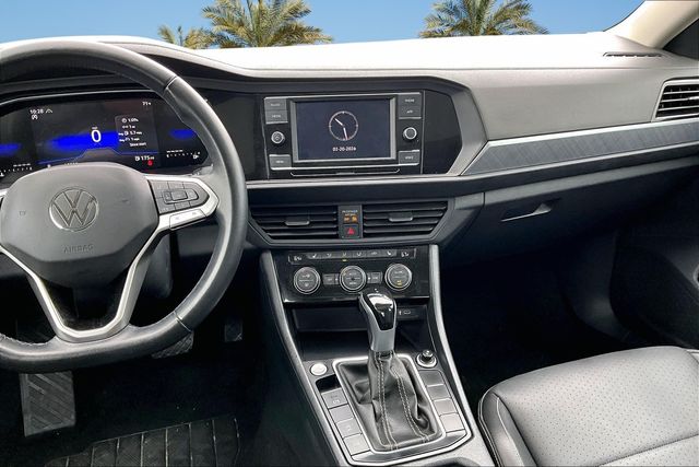 Thumbnail: 2024 Volkswagen Jetta - 14