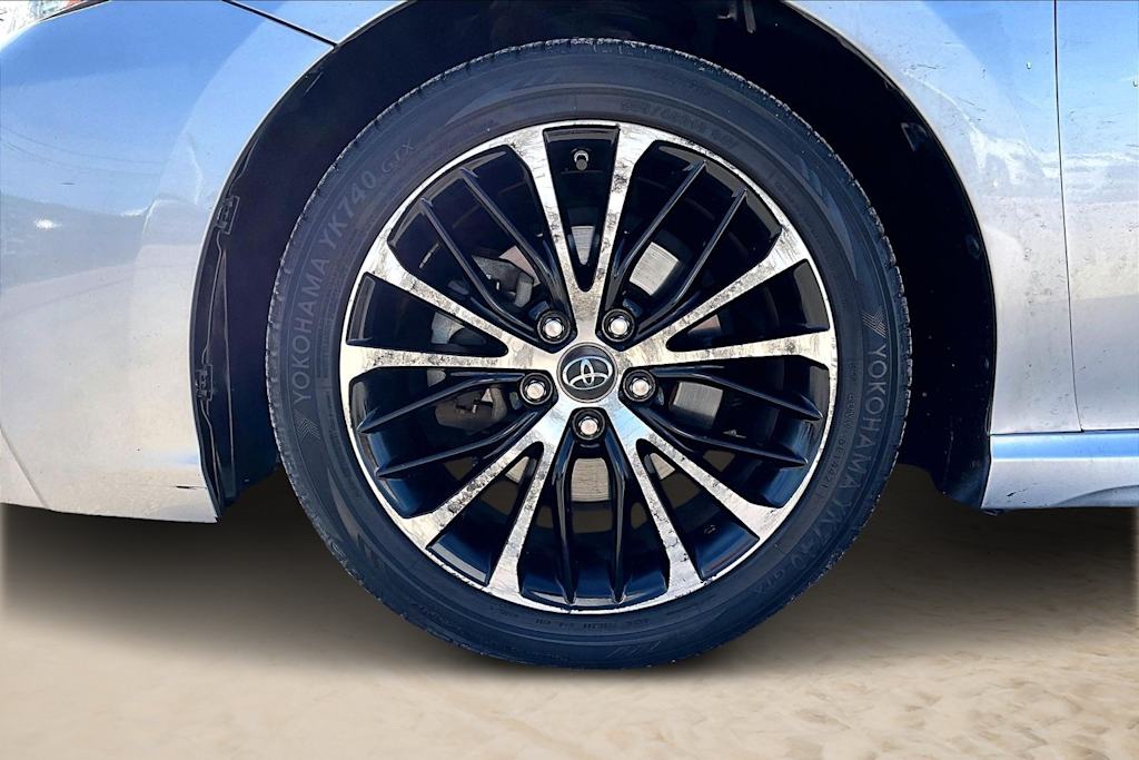 Thumbnail: 2019 Toyota Camry - 8