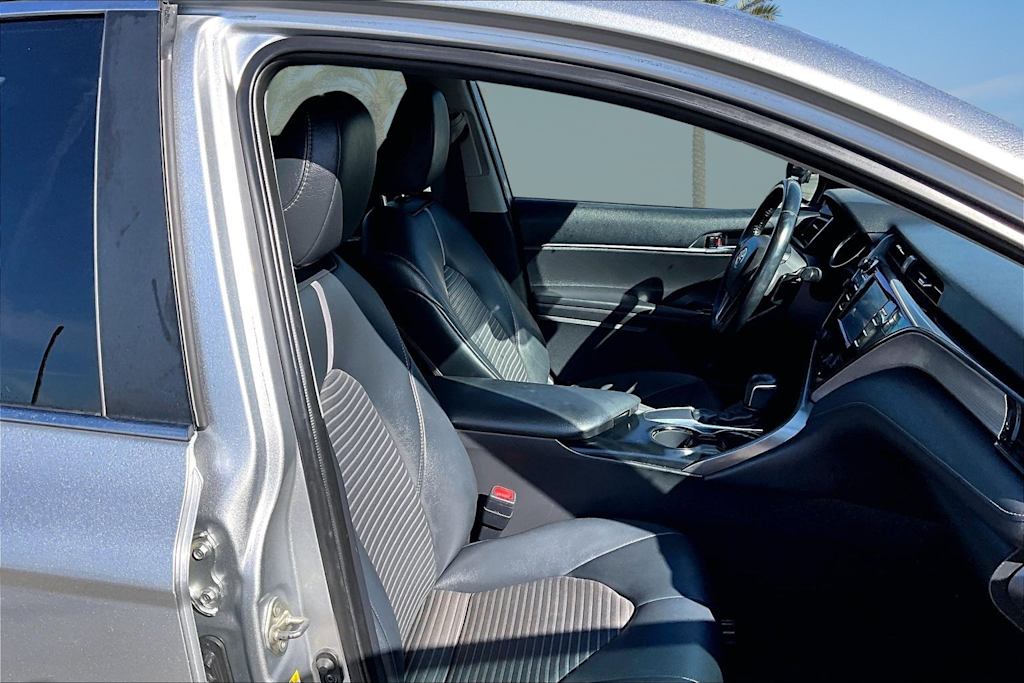 Thumbnail: 2019 Toyota Camry - 12