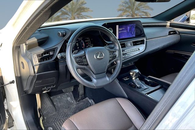 Thumbnail: 2023 Lexus ES - 2