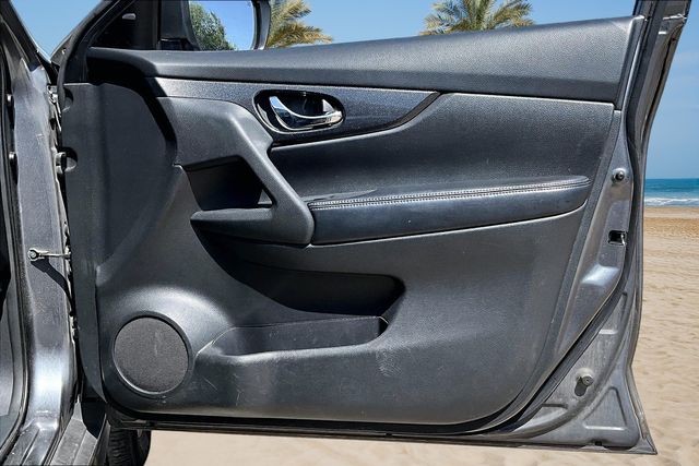 Thumbnail: 2016 Nissan Rogue - 18