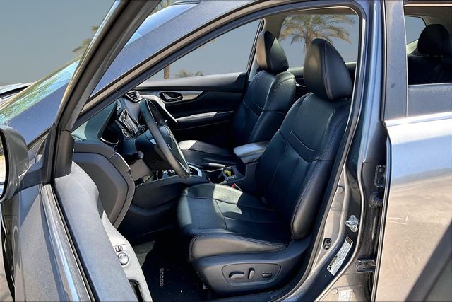Thumbnail: 2016 Nissan Rogue - 9