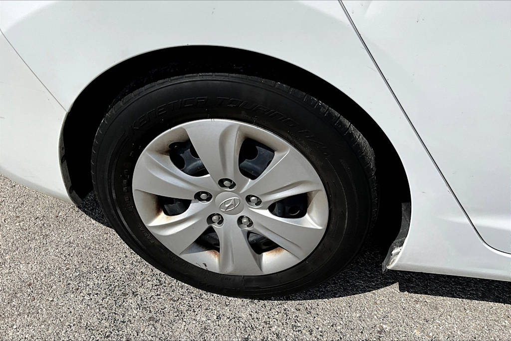 Thumbnail: 2016 Hyundai Elantra - 33