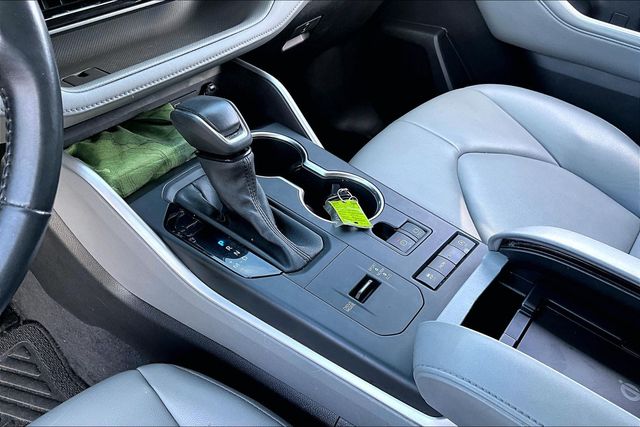 Thumbnail: 2022 Toyota Highlander - 11
