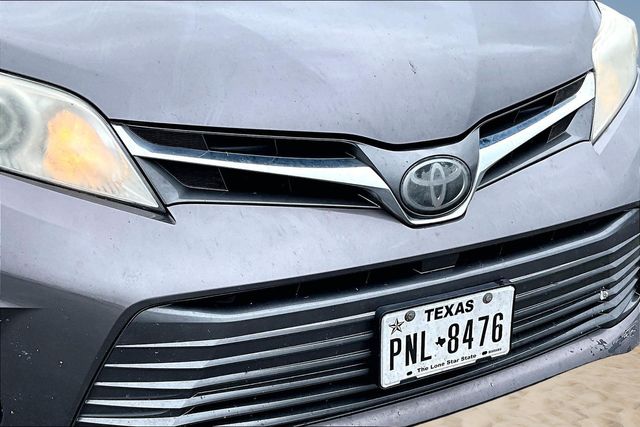 Thumbnail: 2019 Toyota Sienna - 7