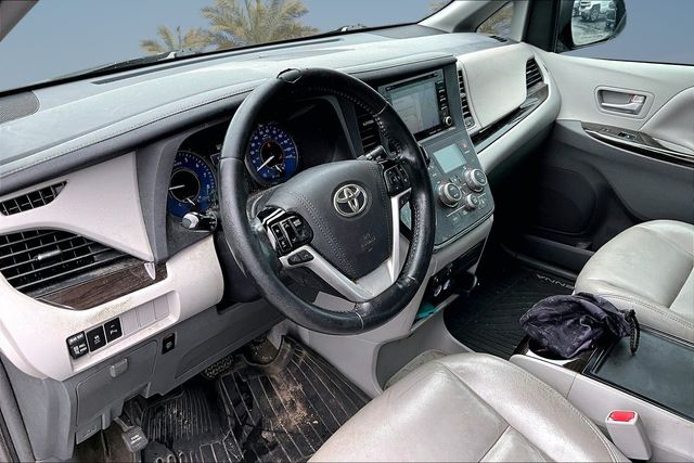 Thumbnail: 2019 Toyota Sienna - 2