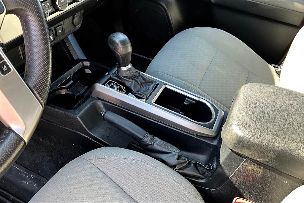 Thumbnail: 2021 Toyota Tacoma - 16