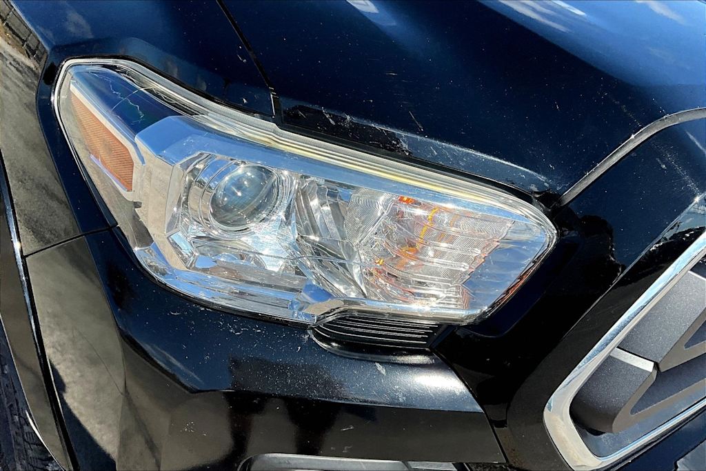 Thumbnail: 2021 Toyota Tacoma - 31