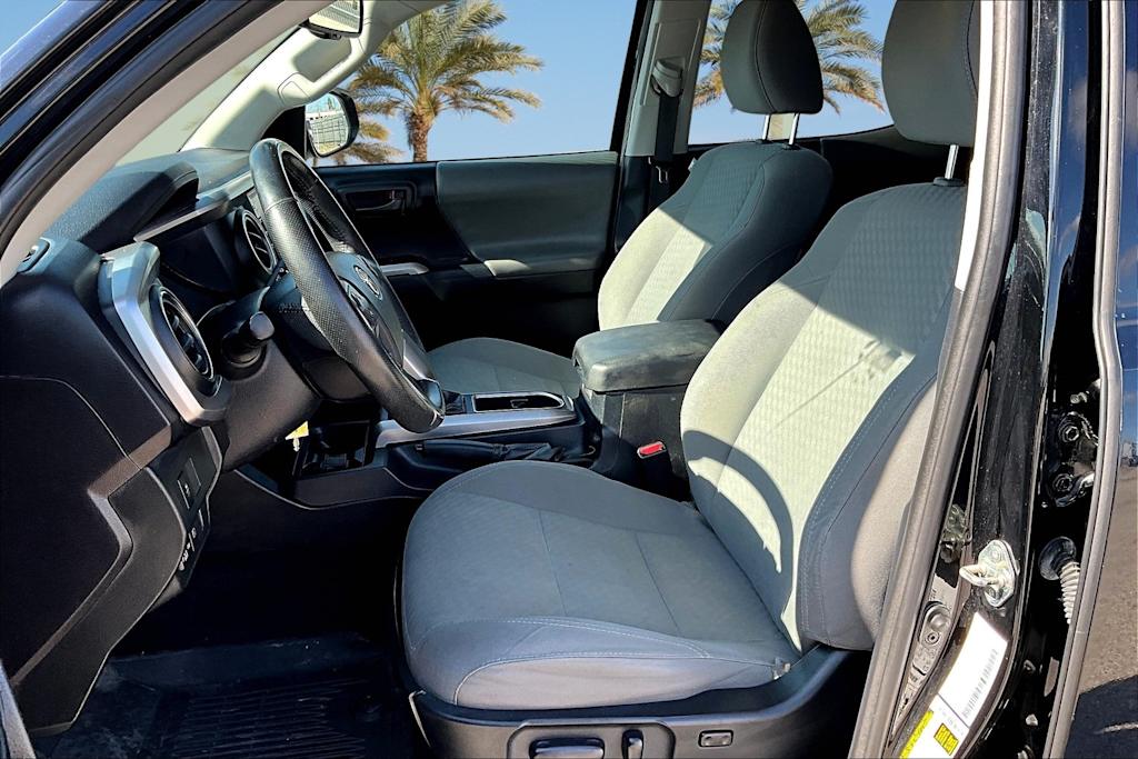 Thumbnail: 2021 Toyota Tacoma - 11