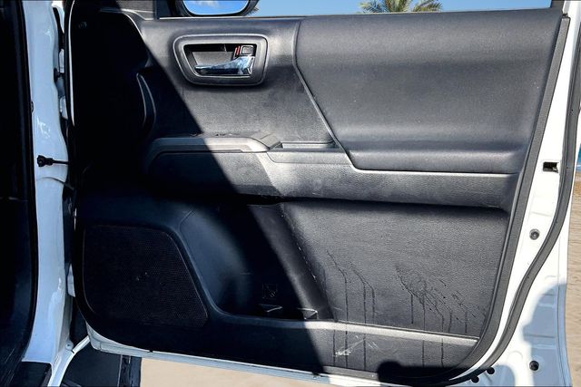 Thumbnail: 2020 Toyota Tacoma - 18
