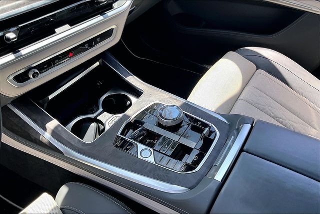 Thumbnail: 2024 BMW X7 - 12