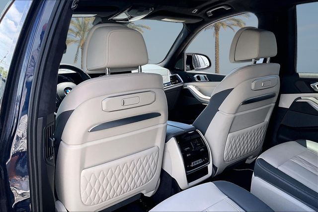 Thumbnail: 2024 BMW X7 - 11