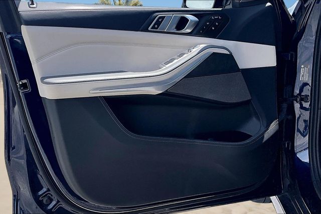 Thumbnail: 2024 BMW X7 - 18